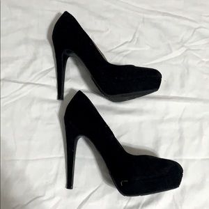 Lauren Conrad Black Faux Suede Heels